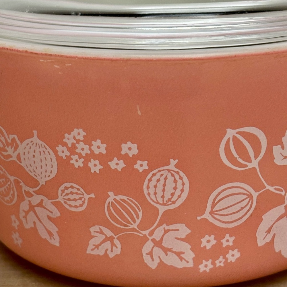 Vintage Pyrex Gooseberry Pink 473 1 Quart Round Covered Casserole dish with lid - Picture 5 of 15